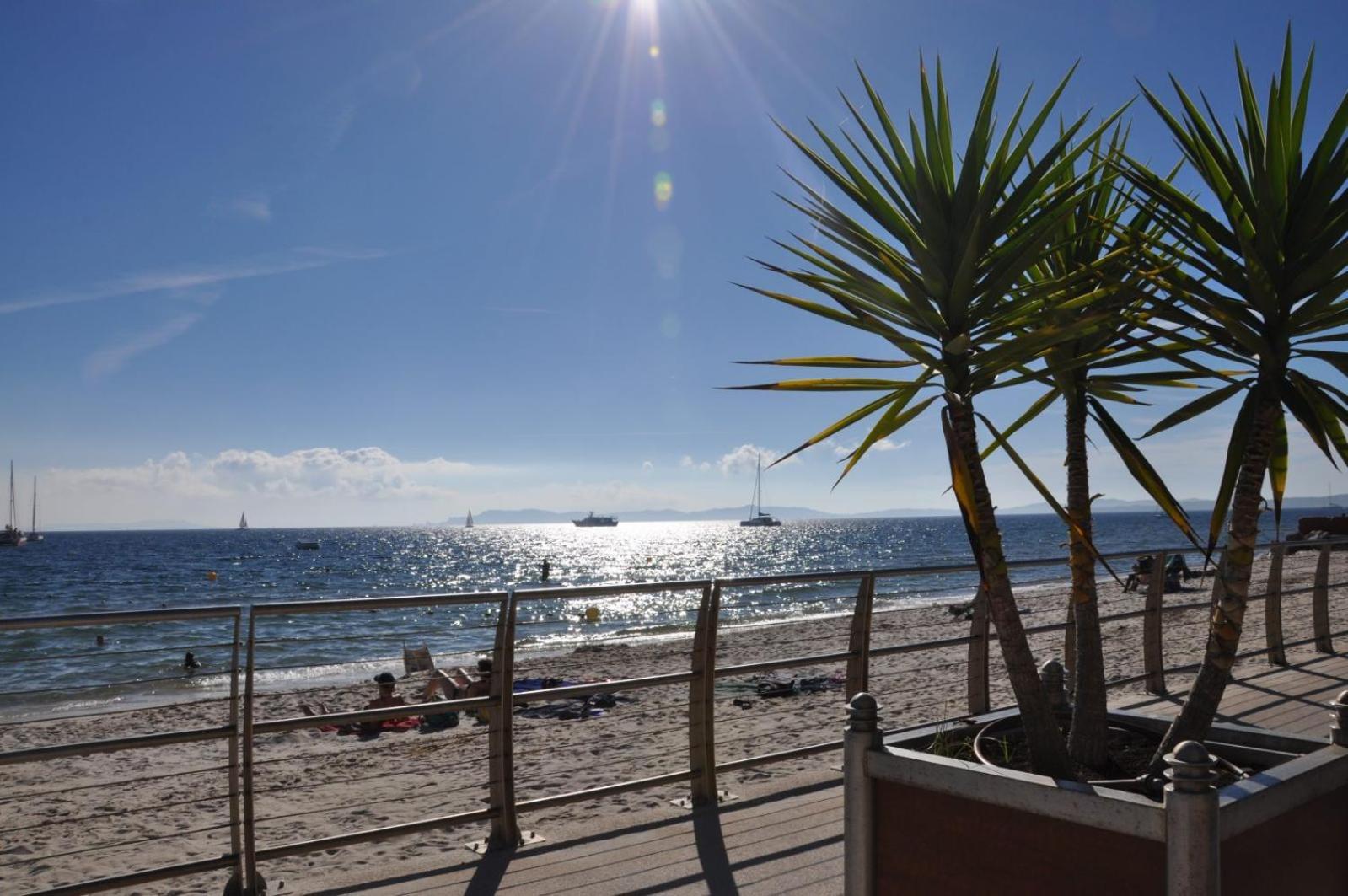 Sejour Au Port Apartment Hyeres Exterior photo
